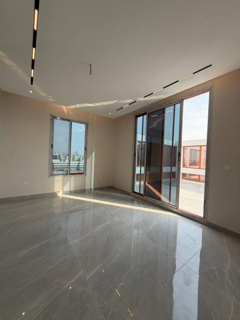 روف خلفي دور كامل 6 غرف 370م² – البغدادية